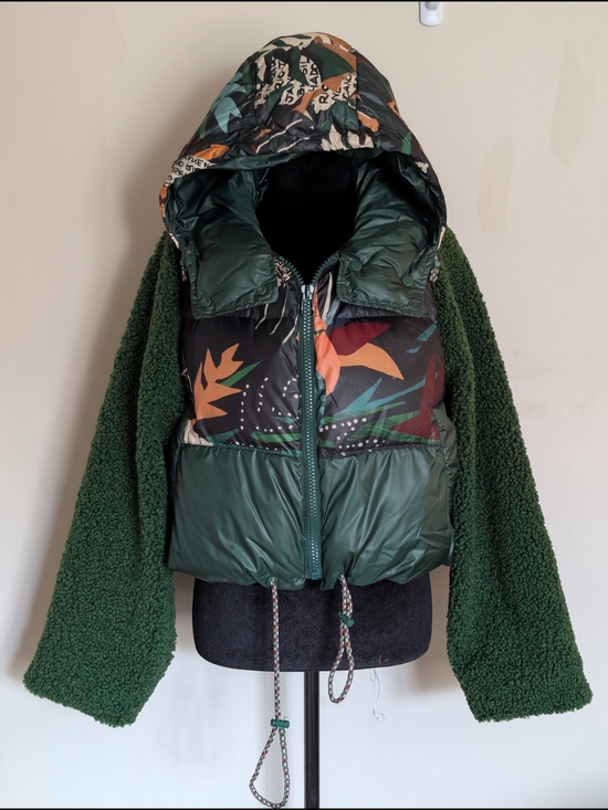 FARM Rio Jackets & Blazers - NWT Farm Rio Mixed Leopard Pop Cropped Puffer Jacket Green Sherpa Sleeves Small